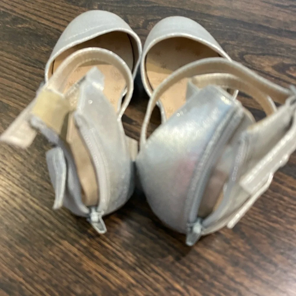 Adorable Girls Dress Shoes, EUC Size 3